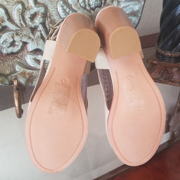 NWOB Pierre Dumas peep toe bootie size 8.5 - Picture 4 of 5